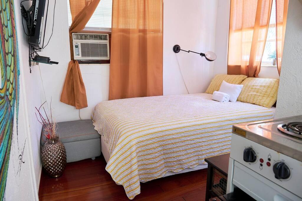 Migue'S Tiny Miami Alcove Apartment Exterior photo